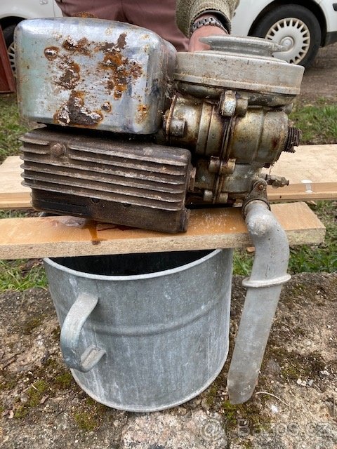 Prodám přívěsný lodní motor Sachs, r.v. kolem 1935 - 7