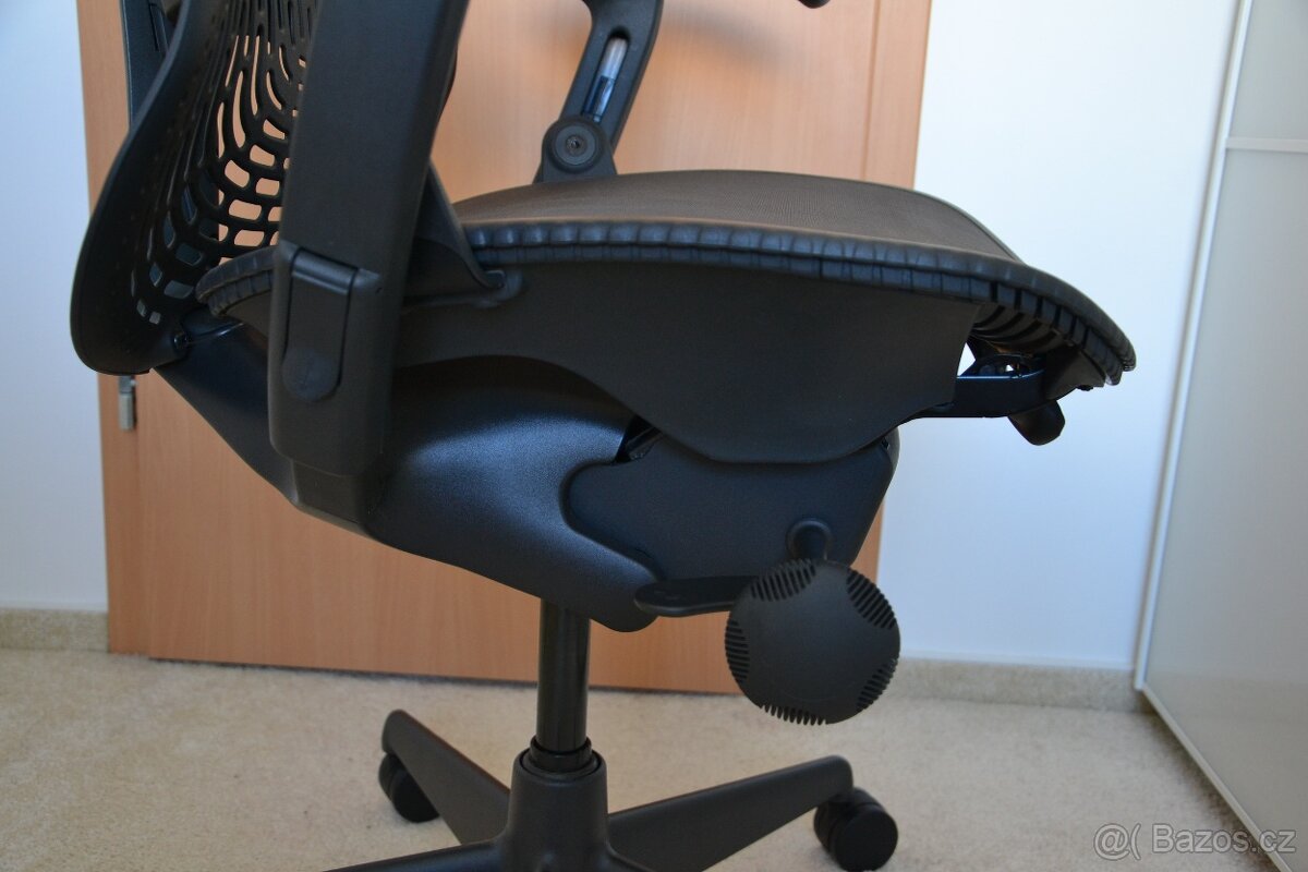 Kancelářská židle Herman Miller Mirra Triflex - 7