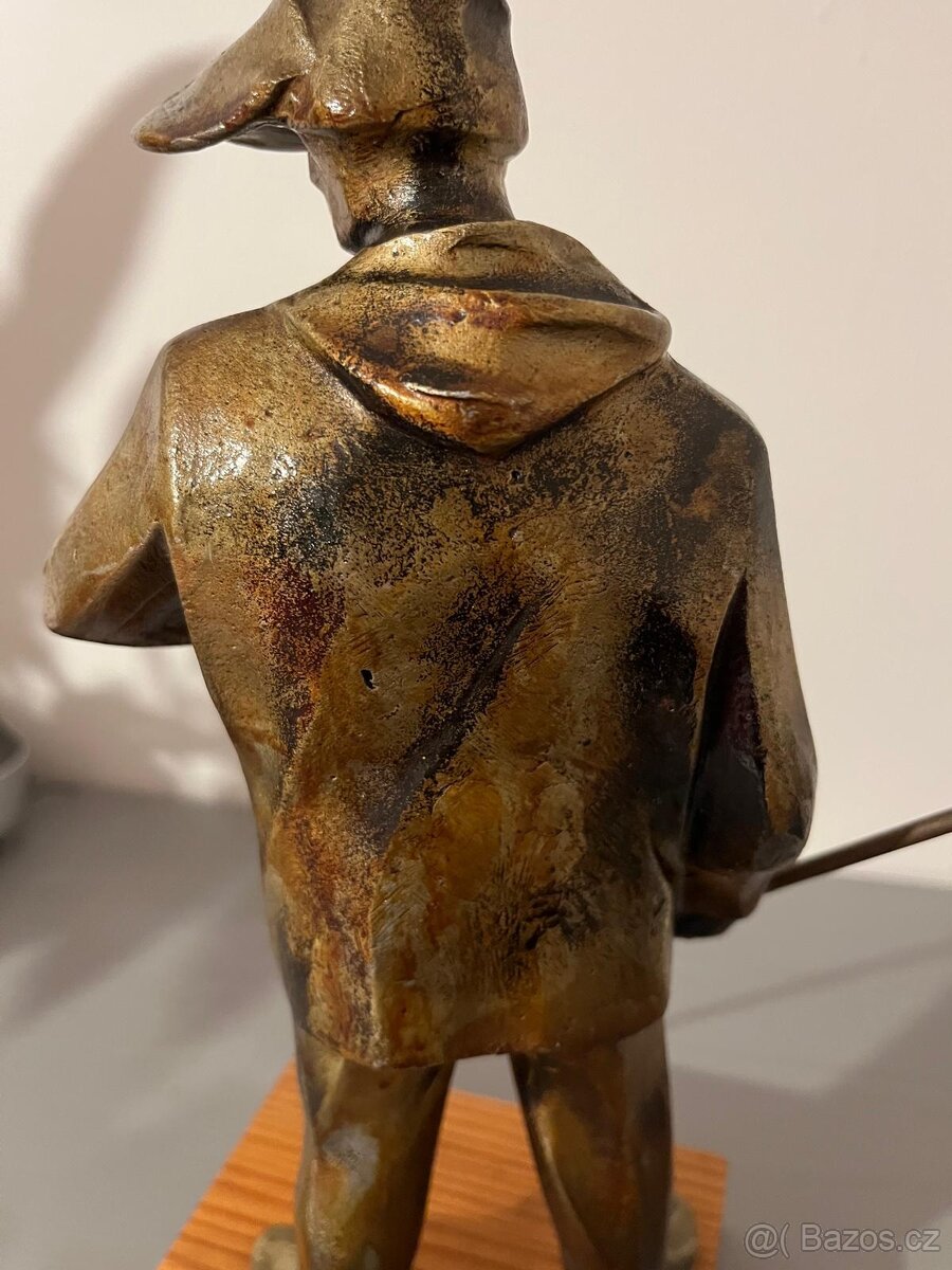 Starší elegantní soška FIGURA MUŽE V SAKU - 7