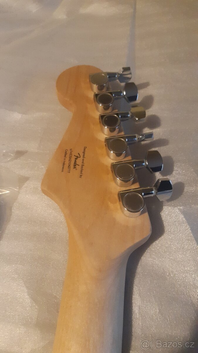 Fender Squier Stratocaster - 7