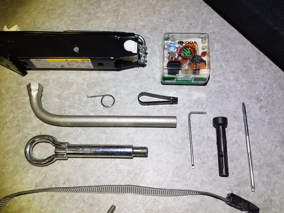 Organizér, originál výbava, (+ rezerva) Škoda Rapid STM - 7