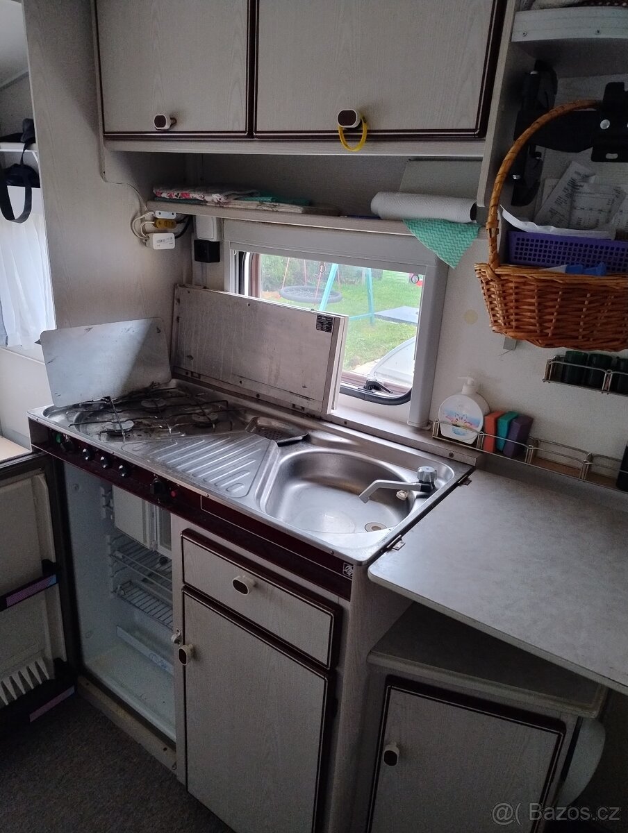 Karavan Knaus pro 5 osob - 7