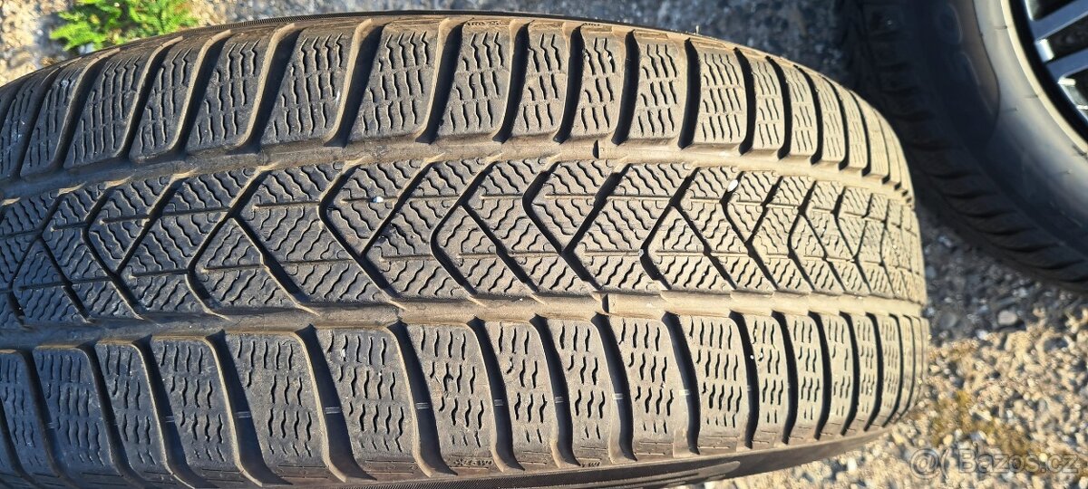 Zimní sada BMW X3, X4, 5x112, Pirelli 225/60R18, 6mm - 7