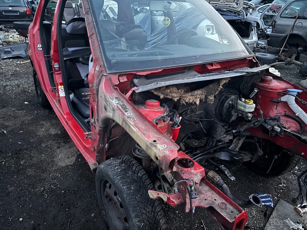 skoda Fabia 2 / Roomster dily . - 7