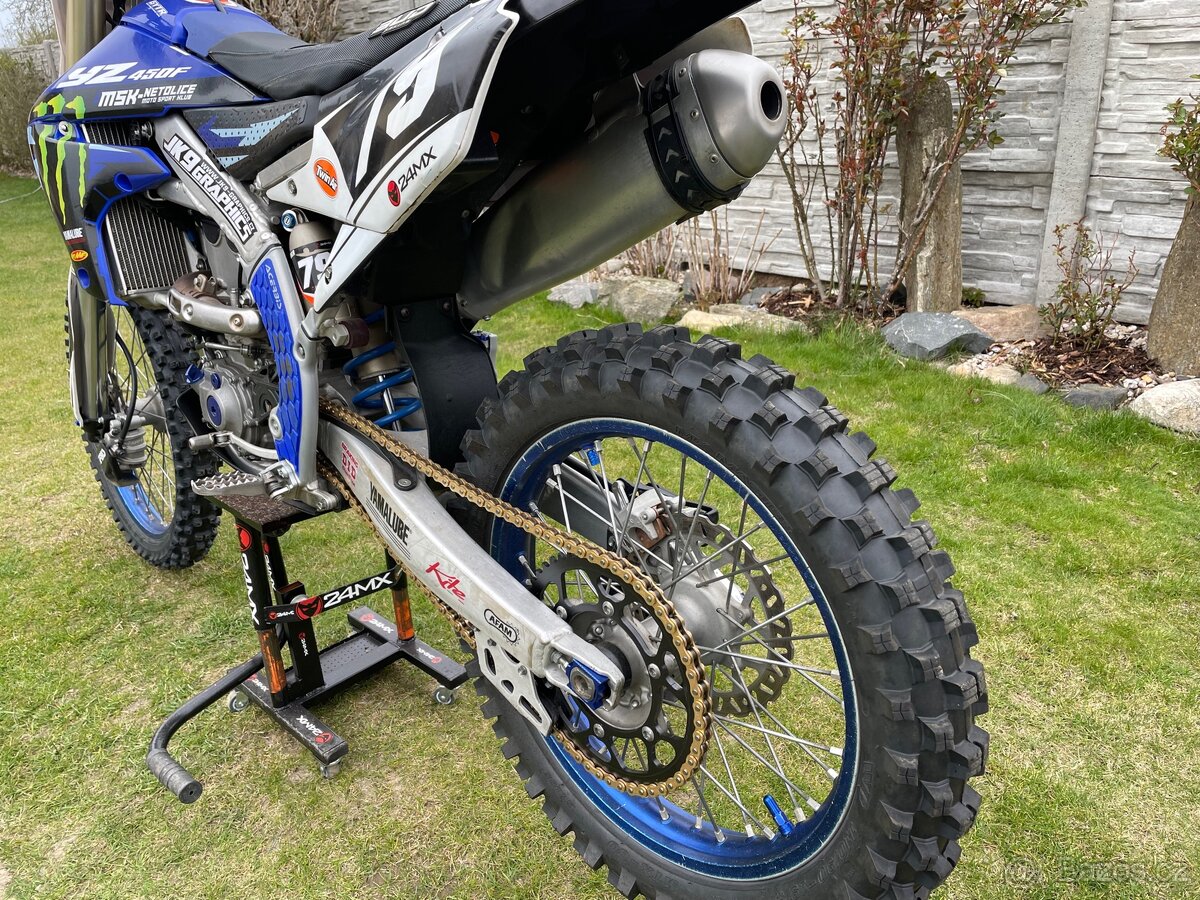 Yamaha YZF 450 - 7