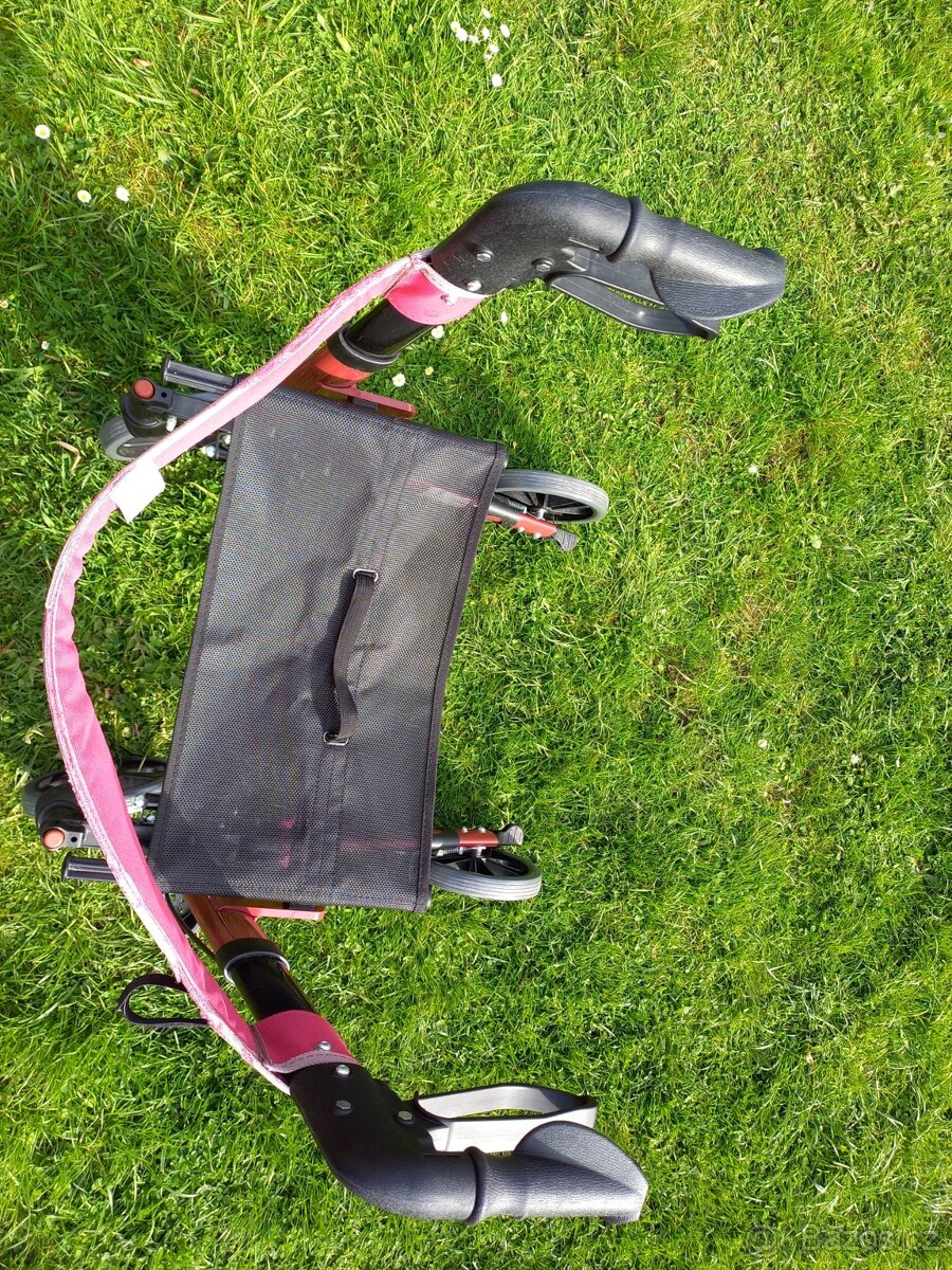 Chodítko Rollator - 7