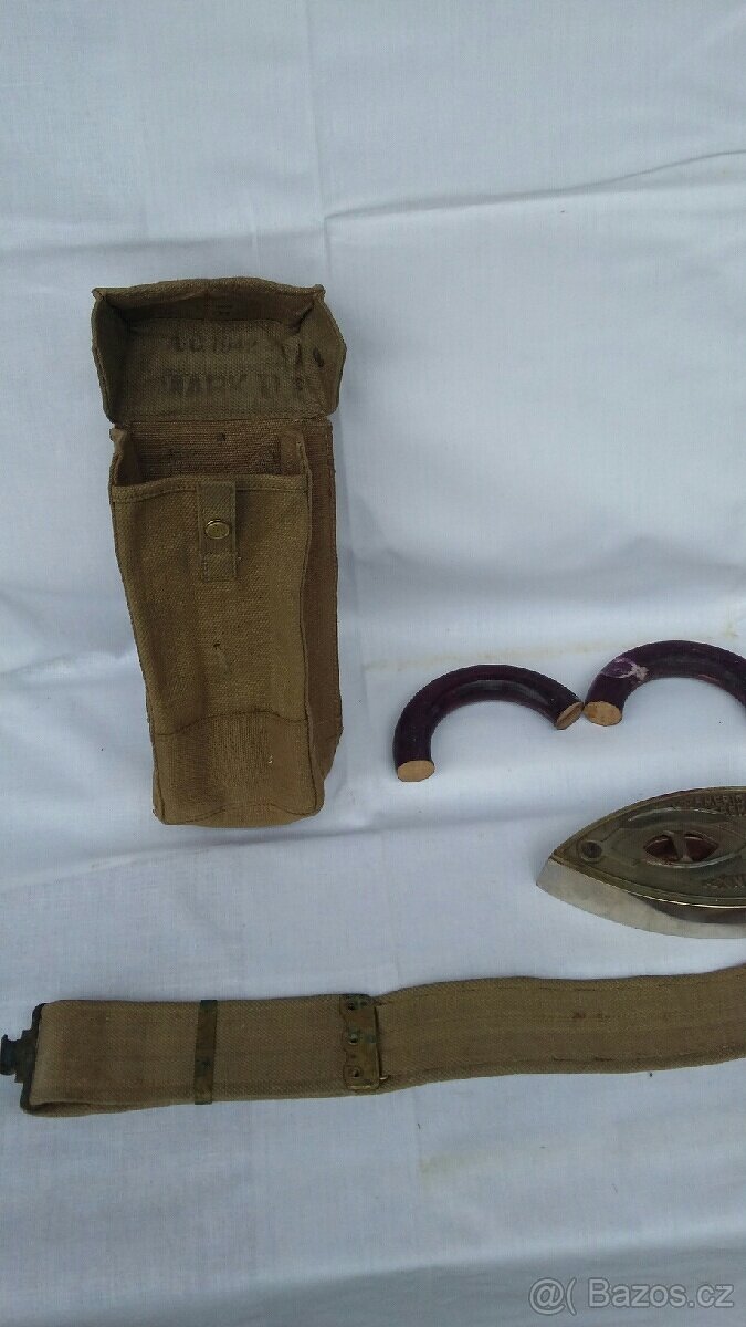 Opasek, sumku , žehličky, noviny - 7