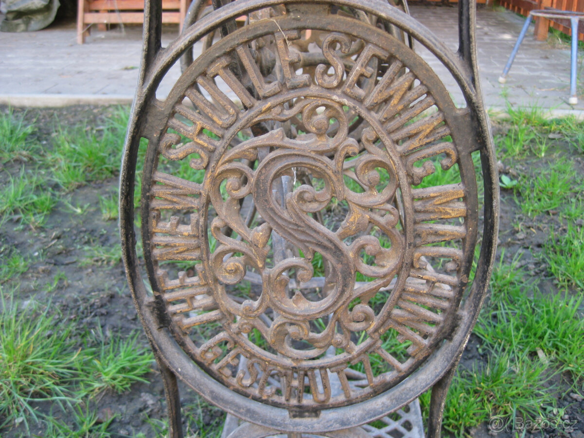 Starožitný šicí stroj - 7