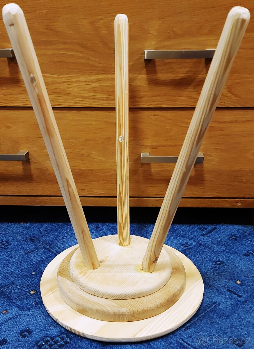 Květinový stolek na trojnožce.,., - 7