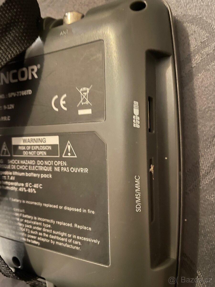 Přenosný DVD přehrávač do auta - 7