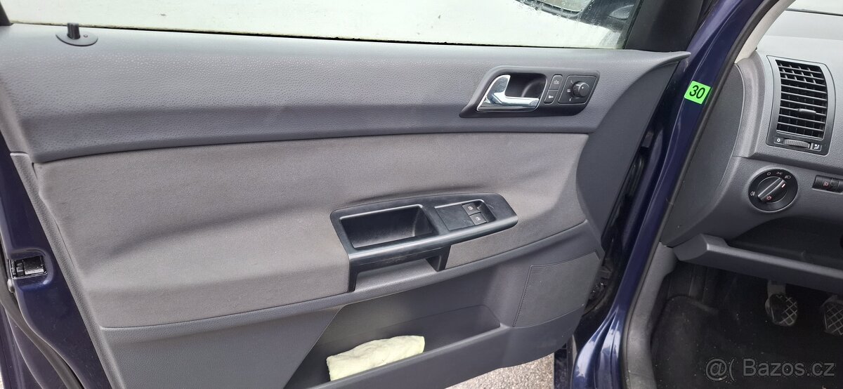 VW Polo 1.2/ 47kw/12v rok 2003 Nová STK - 7