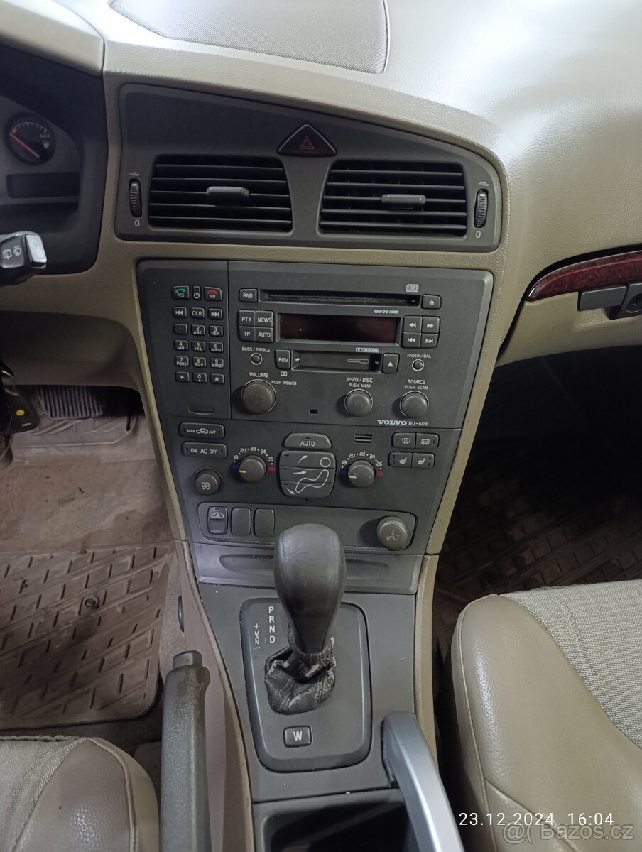 Volvo XC70 díly - 7