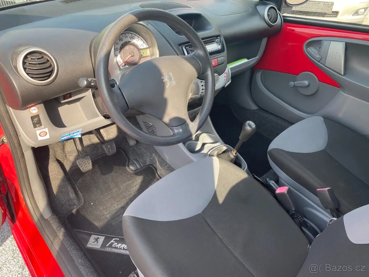 PEUGEOT 107 1.0i URBAN MOVE - 7