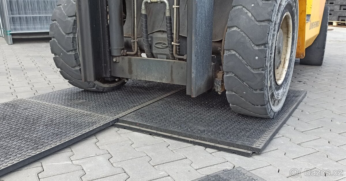 Pojezdová podlahová deska - levná PVC podlaha do garáže - 7