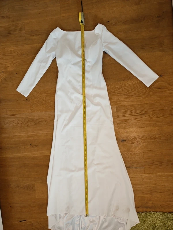 Sexy svatební šaty s odhalenými zády - 7