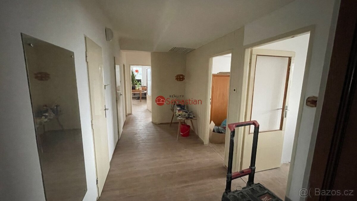 Pronájem bytu 3+1 s garáží, Praha 6 – ul. Evropská (nyní v r - 7