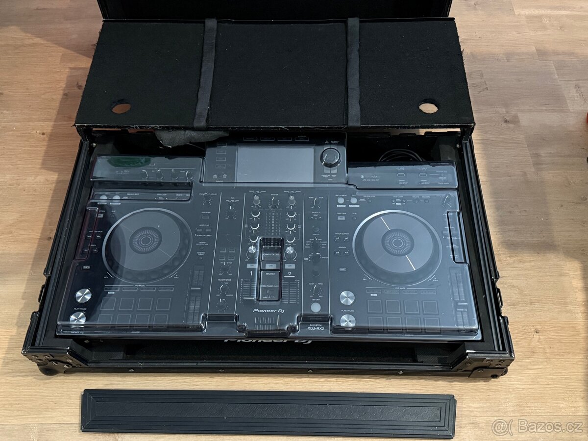Pioneer XDJ RX-2 + UDG Case + Decksaver - 7