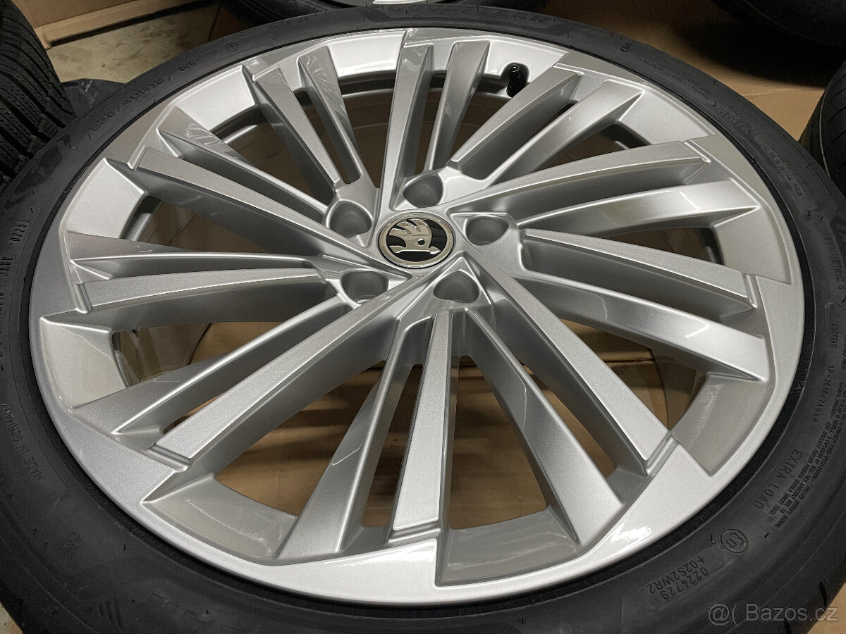 R.V 2025 NOVÁ ORIGINÁL LETNÍ SADA ŠKODA SUPERB 3,4 235/40/19 - 7