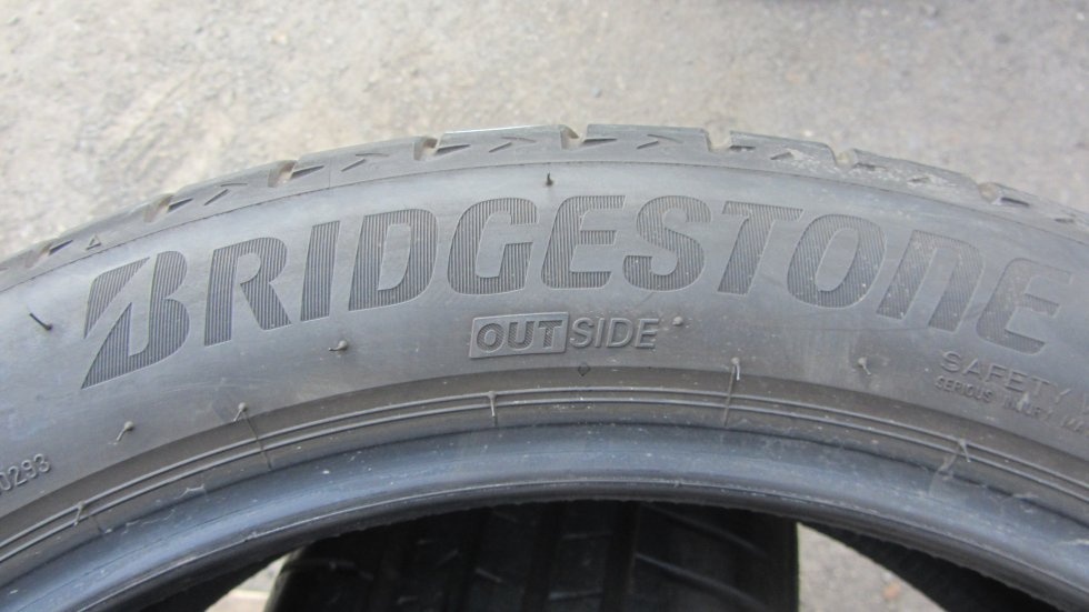 Letní pneu 235/45/20 Bridgestone - 7