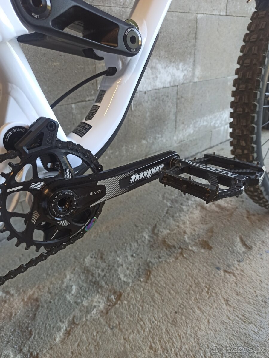 Commencal Clash custom 2025 Top stav - 7