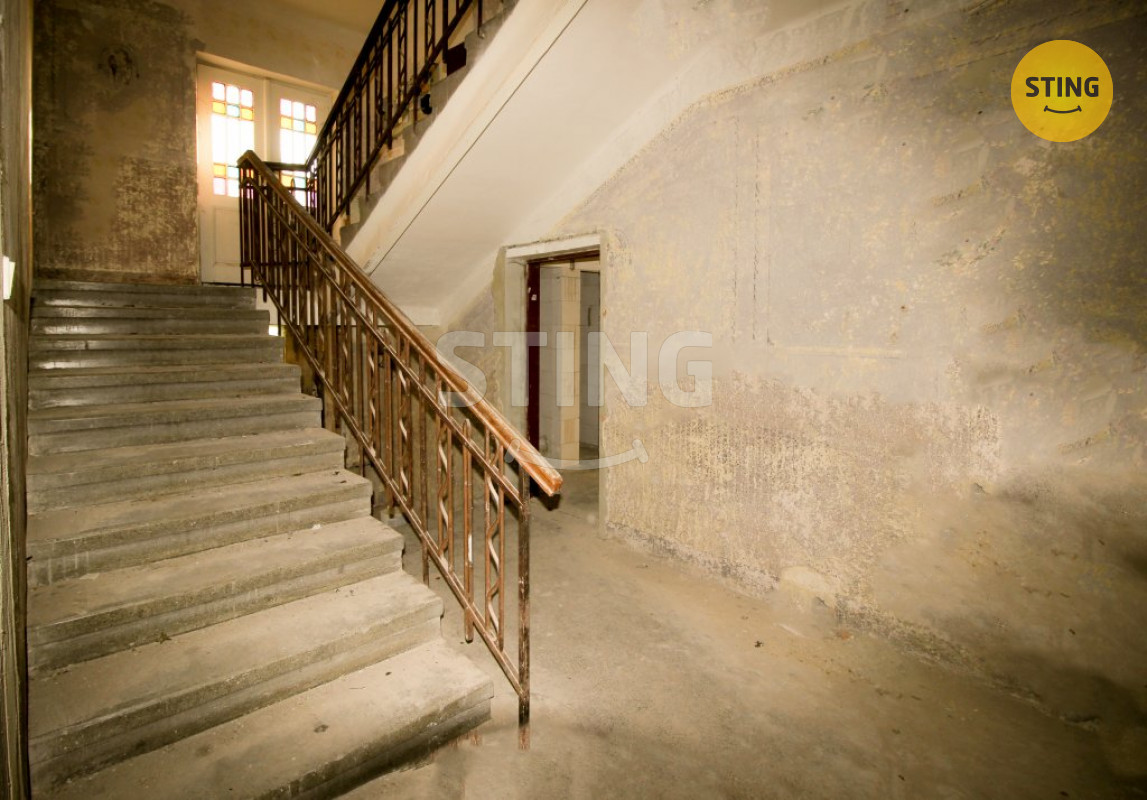 Bytový dům s pozemkem o výměře 647 m2 v centru obce D, 97863 - 7