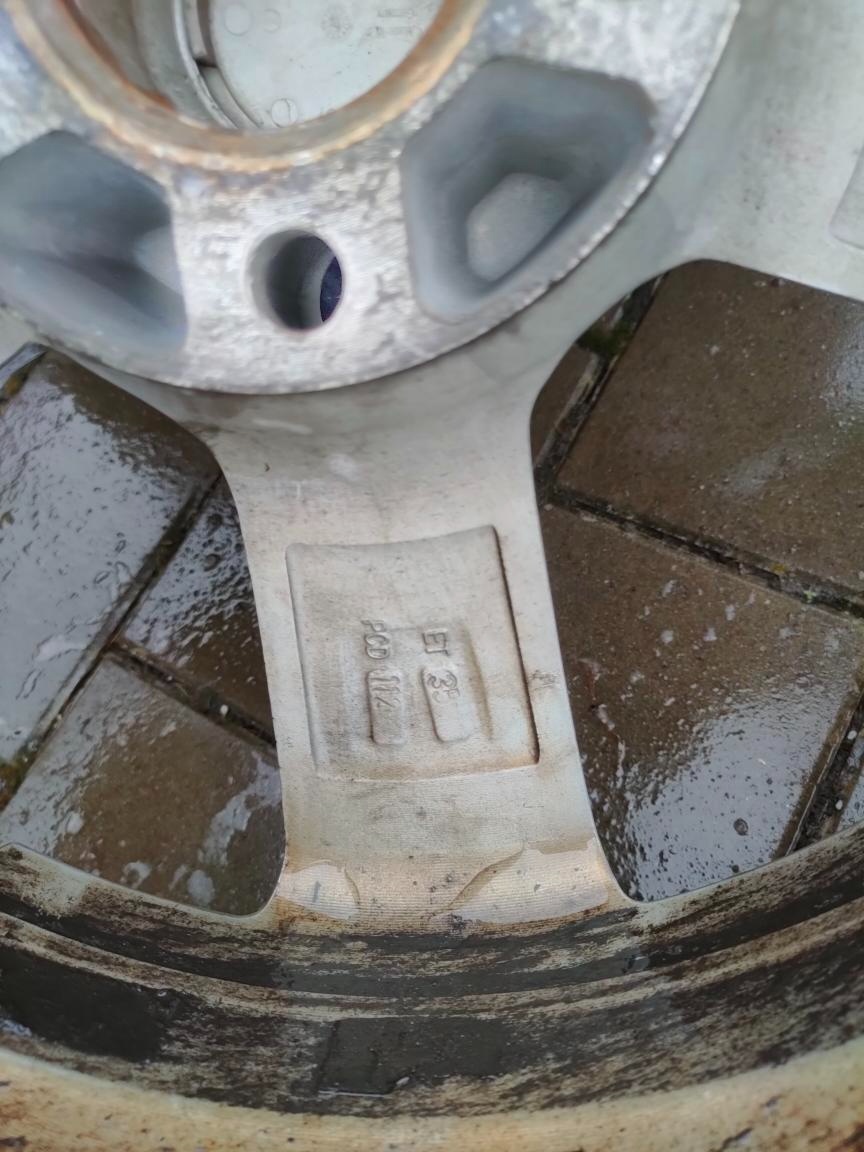 Zimni alu kola Dezent, pneu Nokian 245/45 R18 - 7