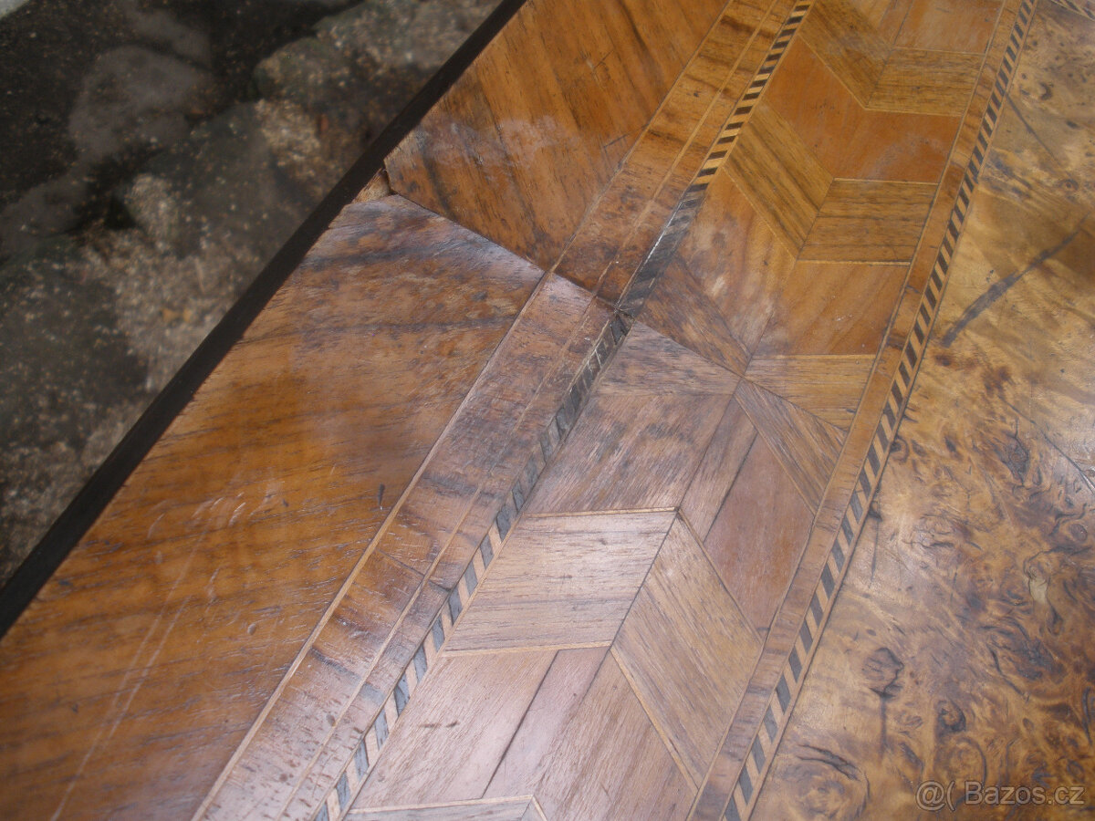 Starožitný rozkládací intarzovaný hrací stolek - 7