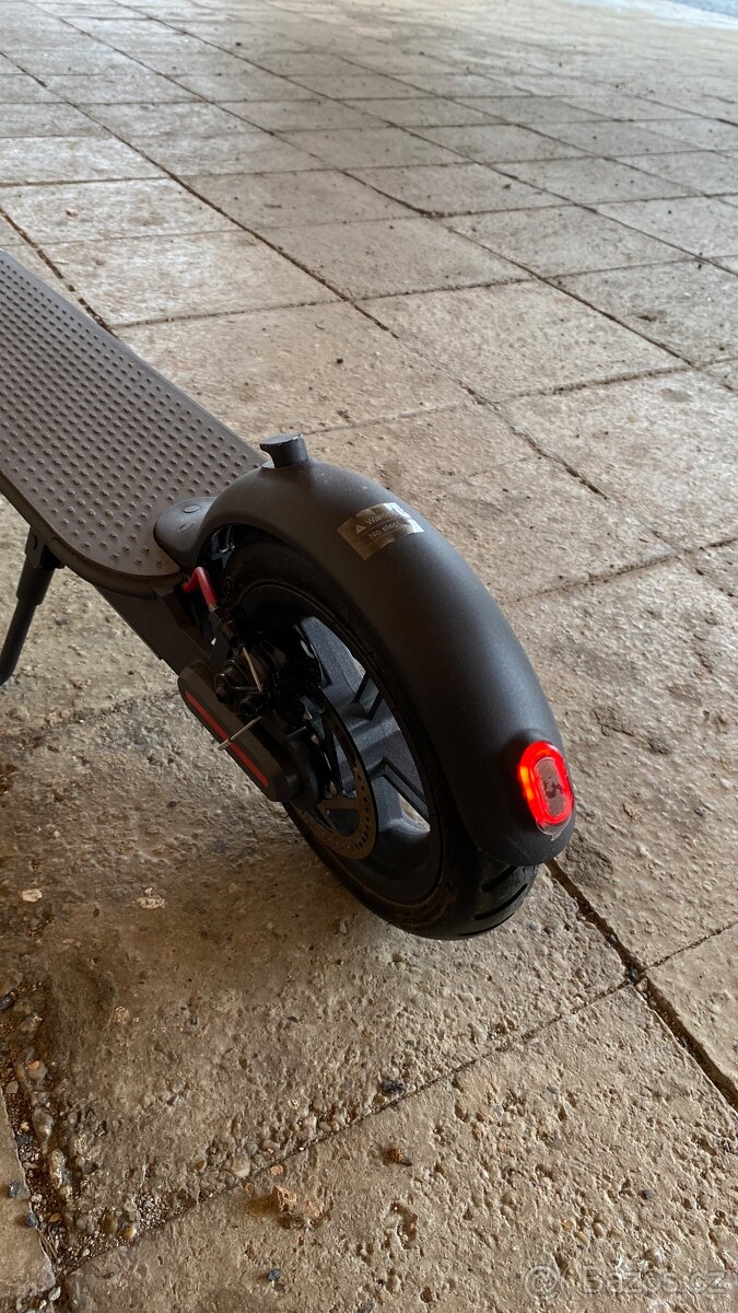 🛴 Elektrická koloběžka Xiaomi - 7