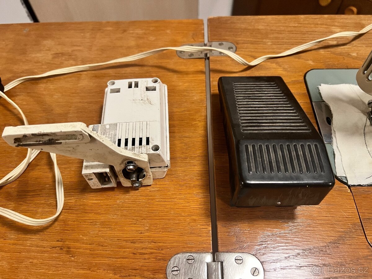 Šicí stroj Lada - 7