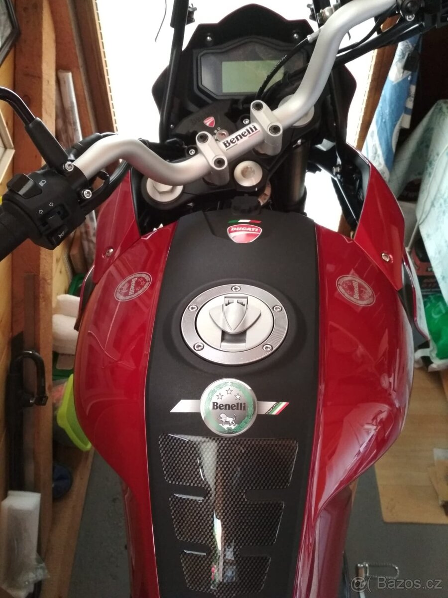 Benelli TRK 251 - cestovní enduro - 7