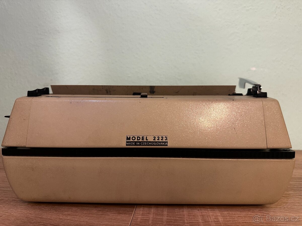 Psací stroj CONSUL - 7