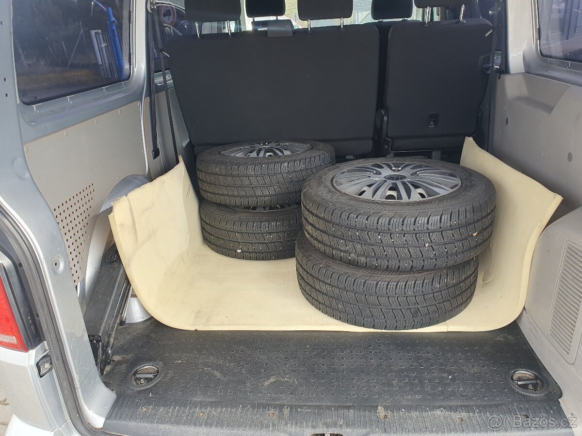 Volkswagen Transporter, 2,0 T6 5 míst ČR - 7