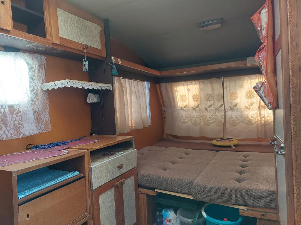 Prodám karavan s předstanem - 7