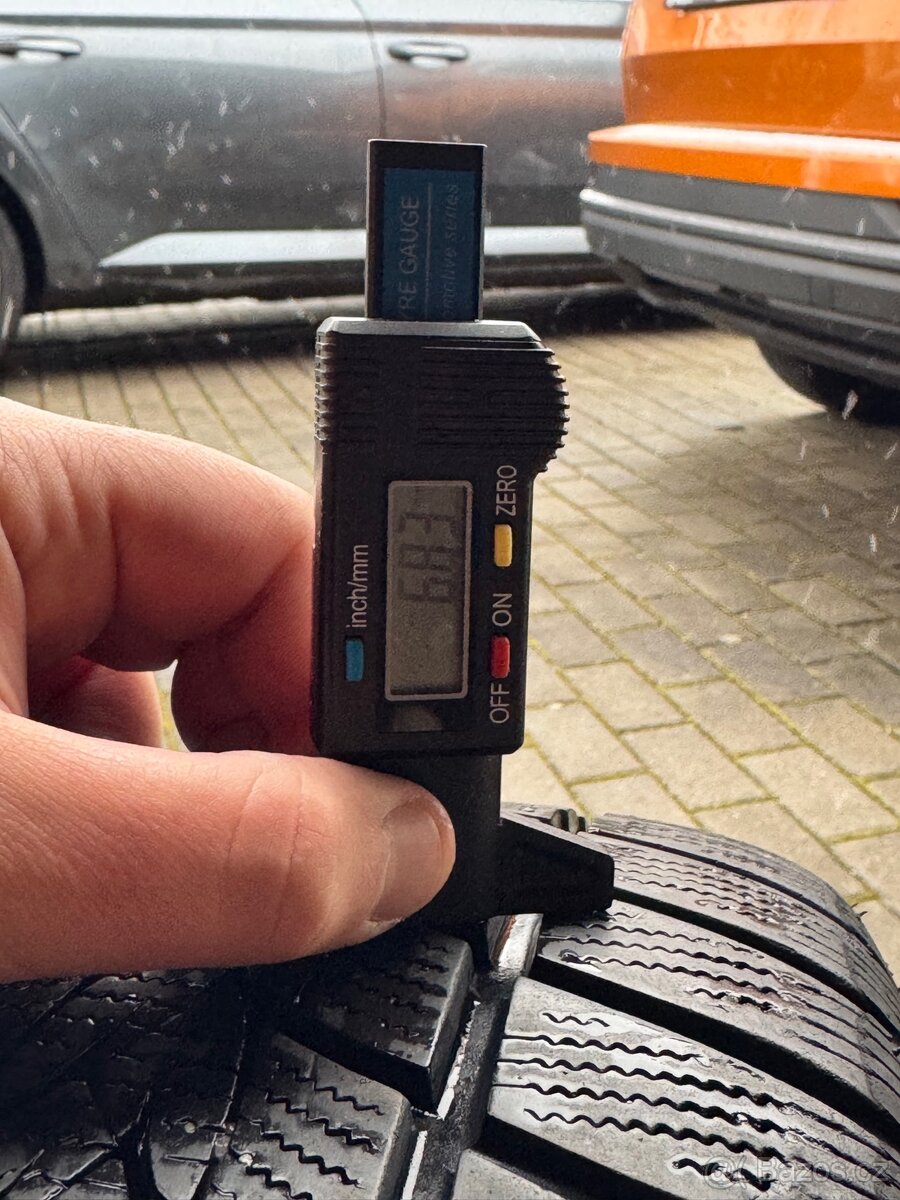 Orig. Zimní vw alu kola R17 205/50/17 - 7