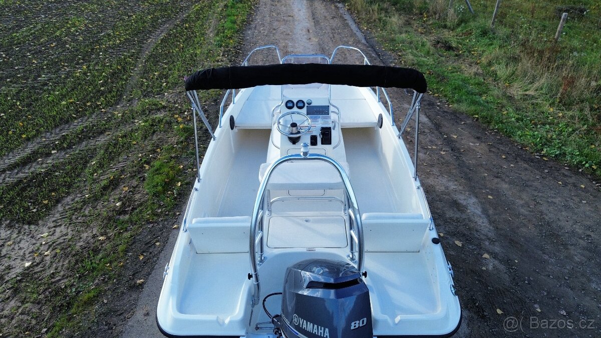 Motorový člun Bayliner CC5 - 7