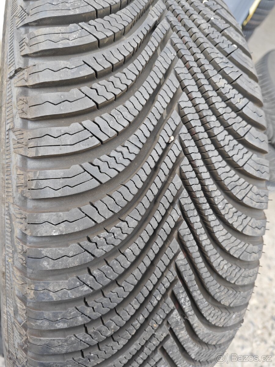 Pneu 215/55 r17 94 V Michelin Alpin 5 - 7