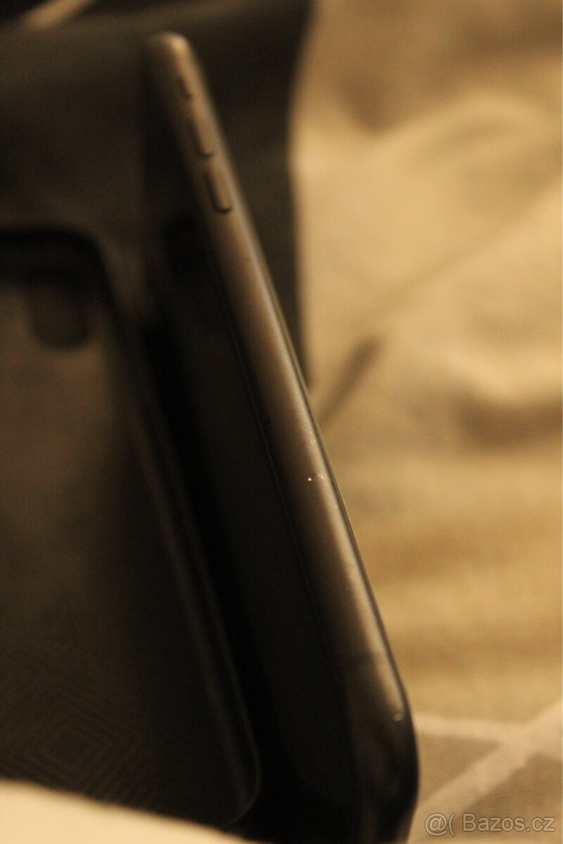 iPhone XR 64GB - černý - 7