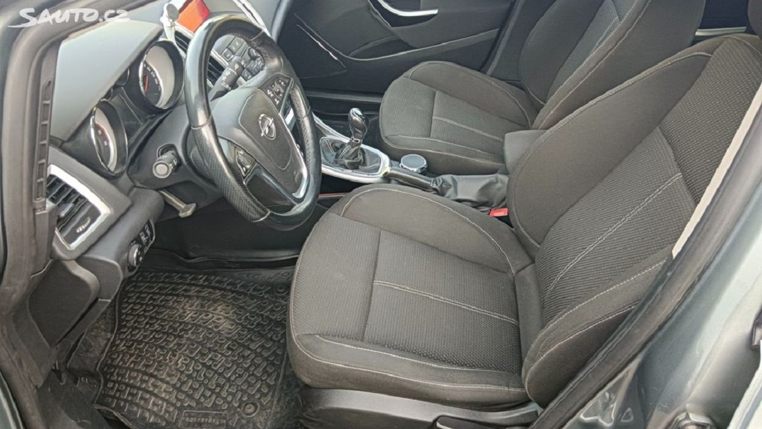 Opel Astra J 1,4i 103kw TK do 7/2027 - 7