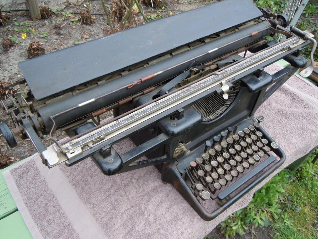 STARÝ PSACÍ STROJ REMINGTON 12 - 7