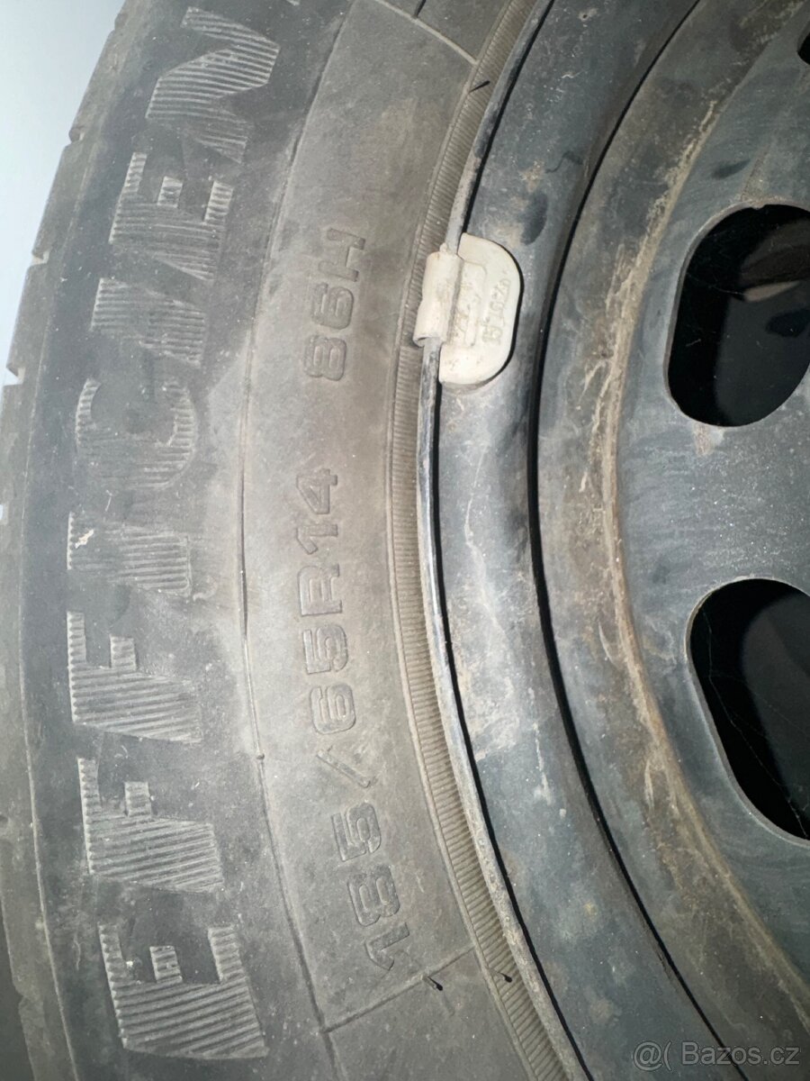 Prodám celá kola z mého starého auta - 7