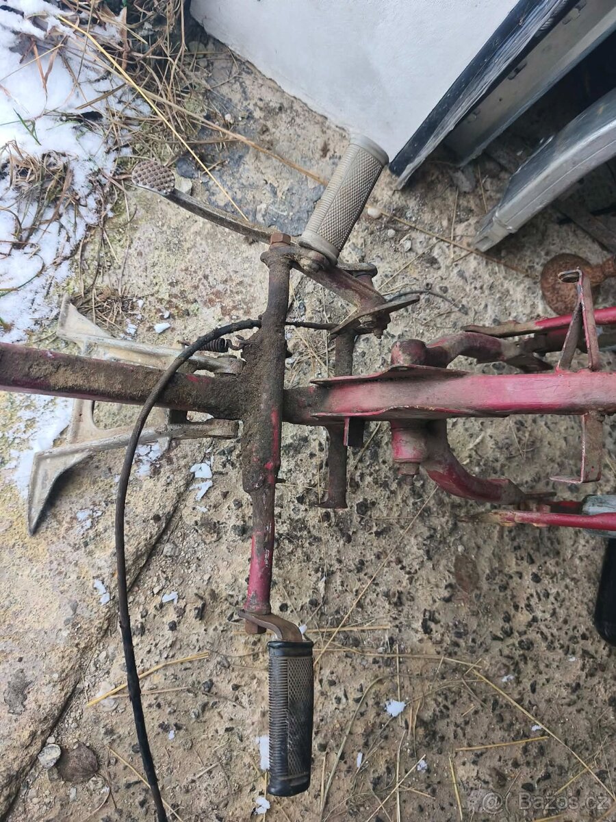 Rám JAWA 250 / 350 kyvačka - 7