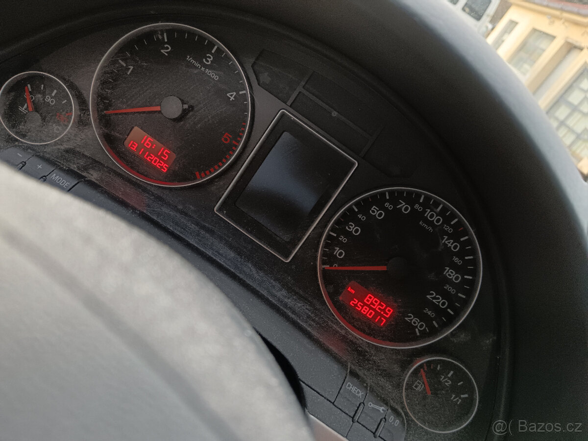 Audi A4 85 KW klima výhřev - - 7