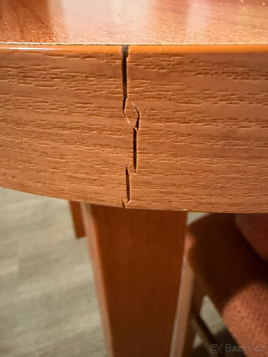 Jídelní stůl + židle - 7