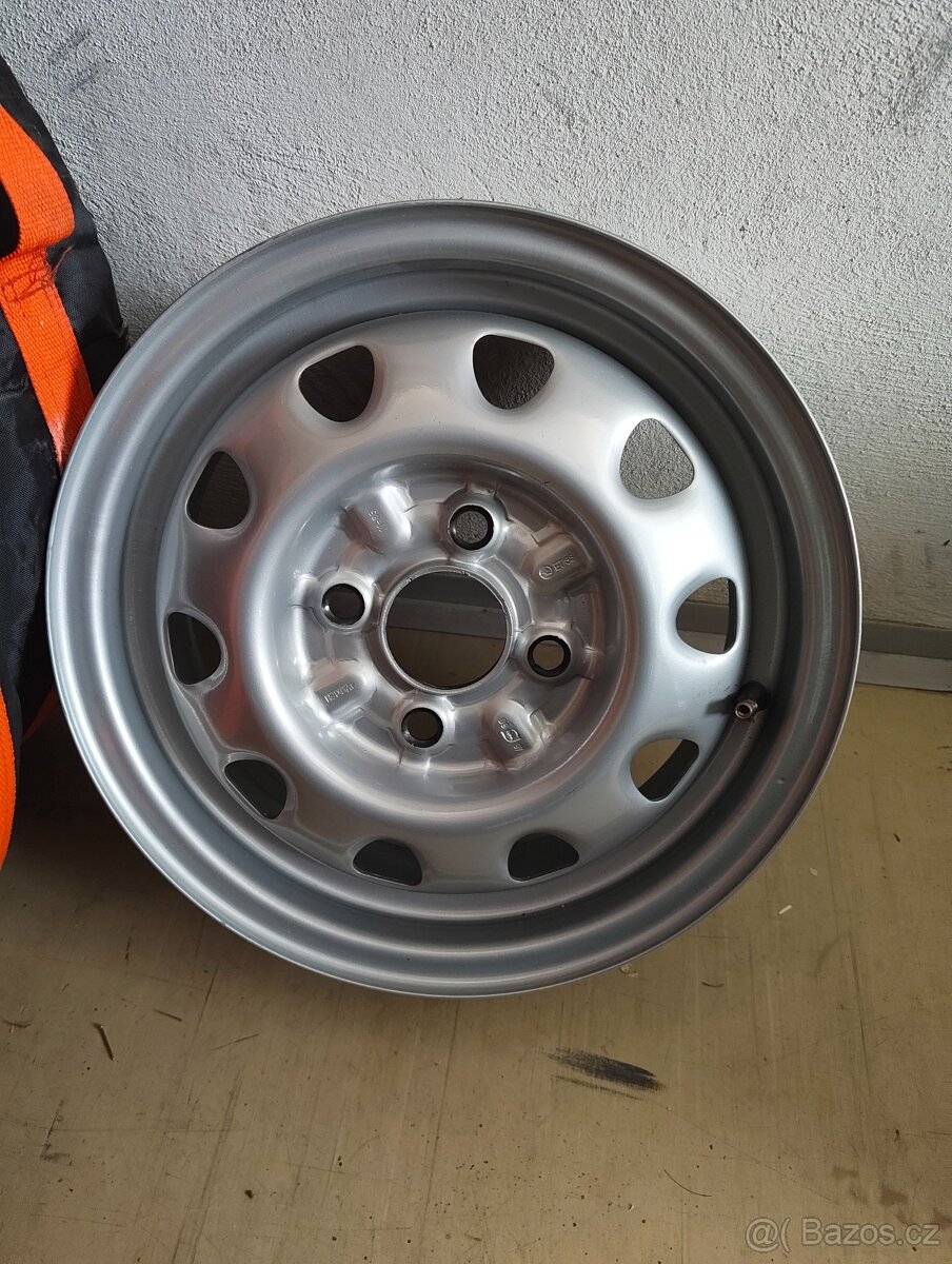 Prodám pneu 165/70 R13 s disky - 7