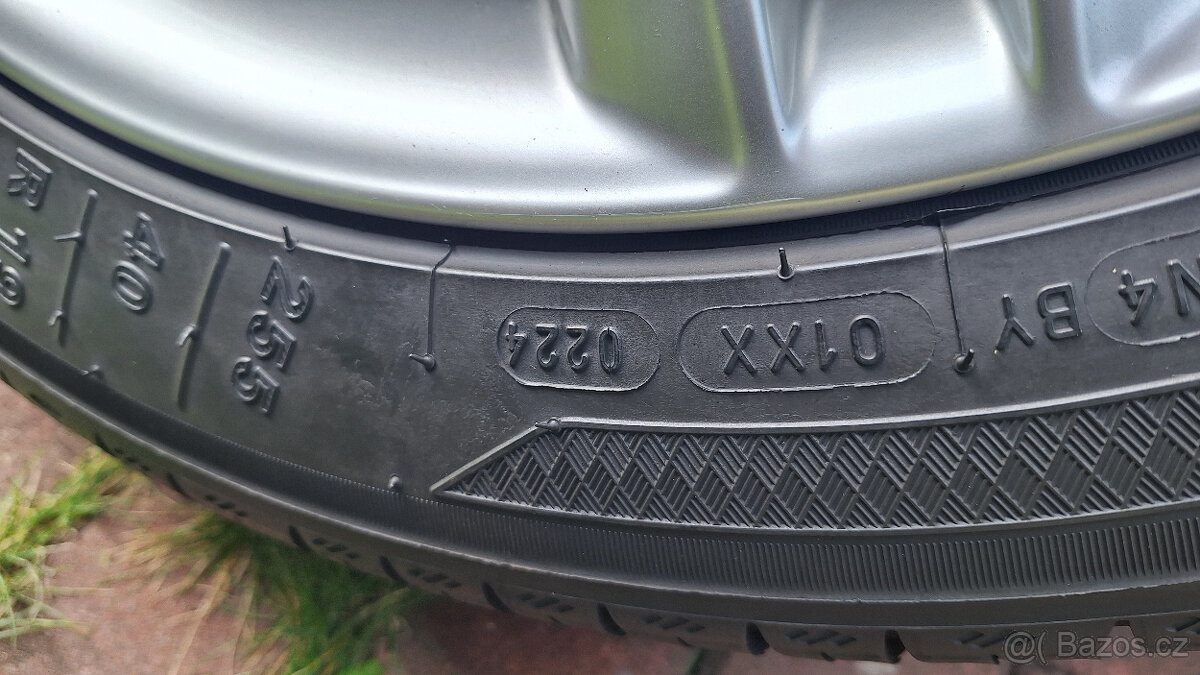 ALU sada Audi A6 C7 255/40 R19 - 8,5J X 19H2 ET45 s pneu - 7