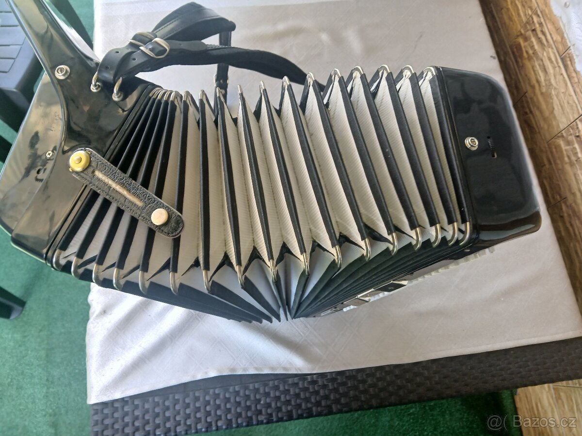 Krásny akordeón DELÍCIA CHORAL IV - 7