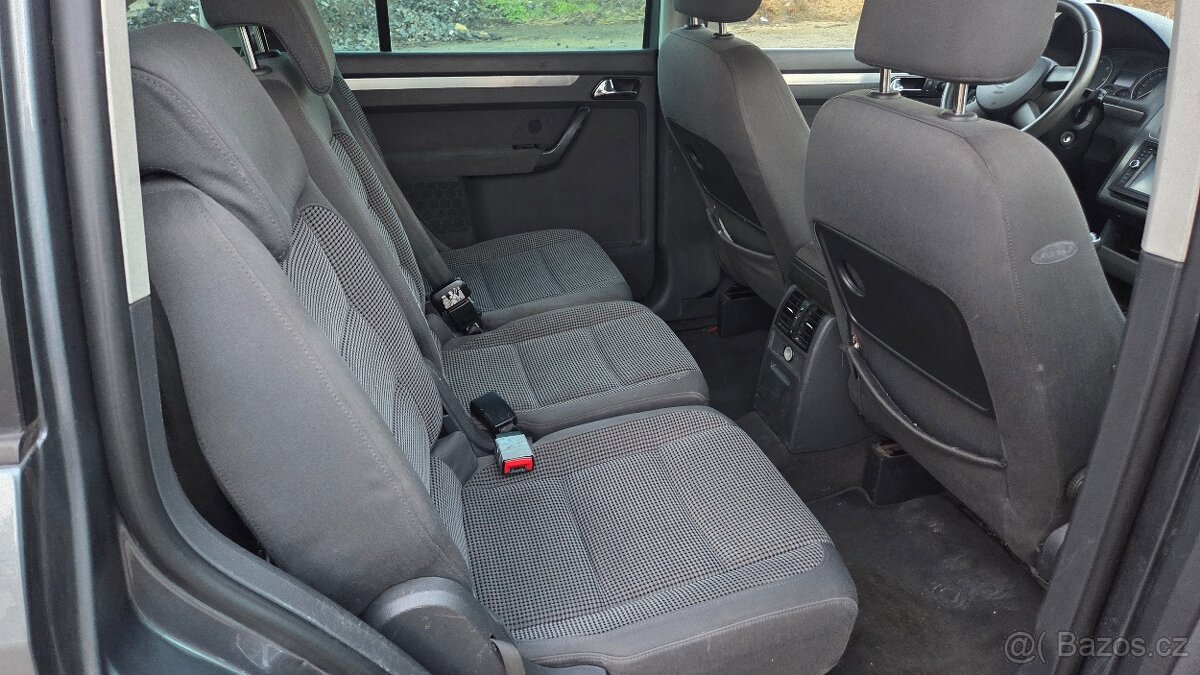 7, MISTNY VOLKSWAGEN TOURAN - 7