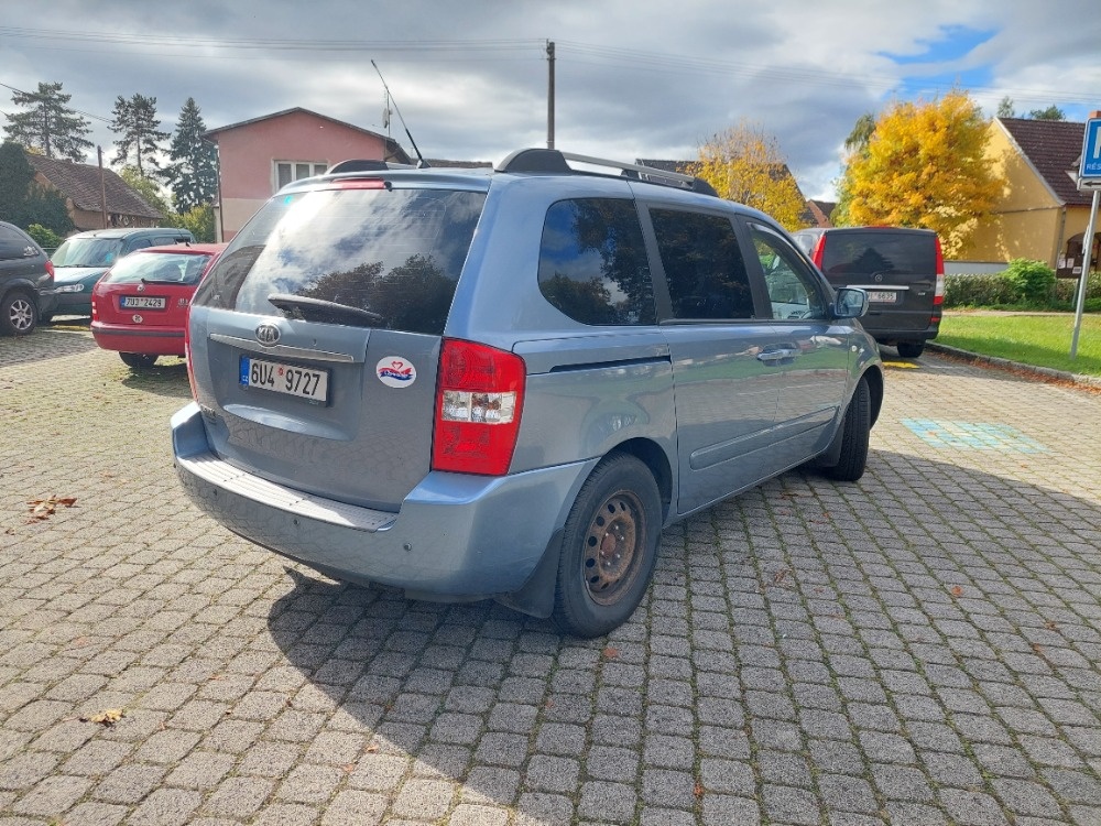 Kia Carnival - 7
