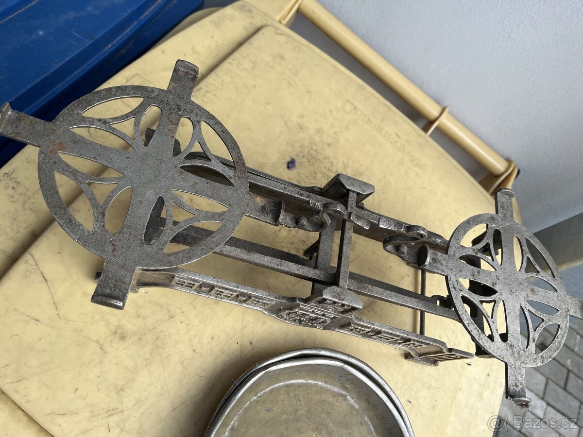 Staré kuchyňské váhy - 7