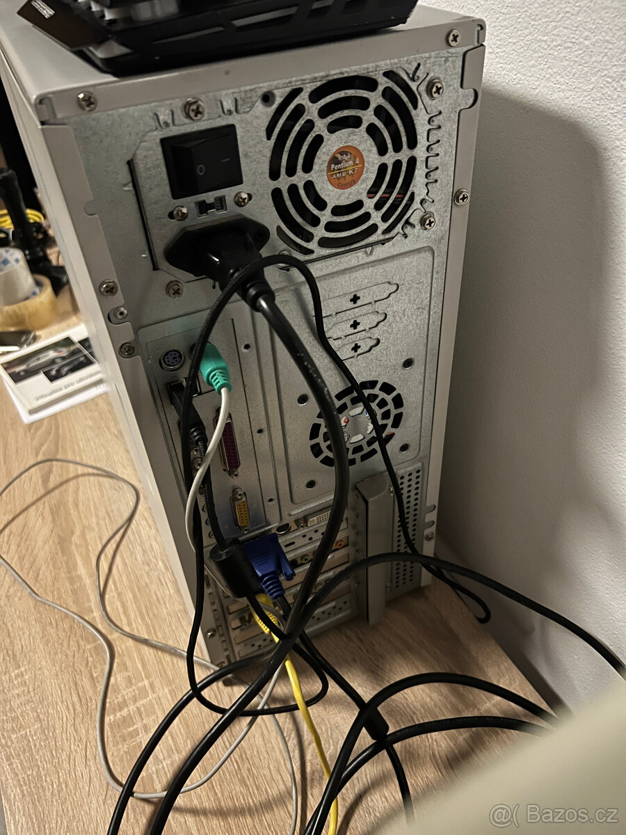 Stolní PC – funkční sestava (retro 2000–2010) - 7
